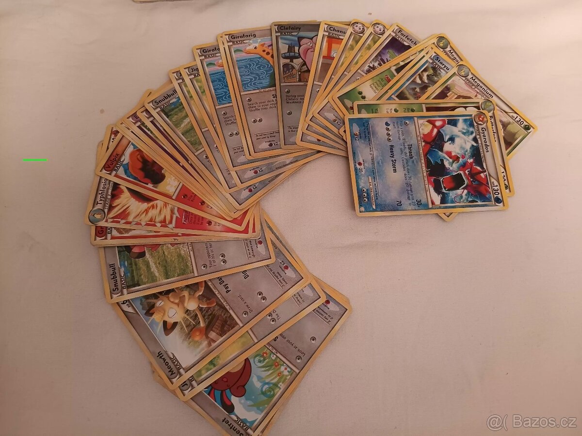 Karty Pokémon a příslušenství