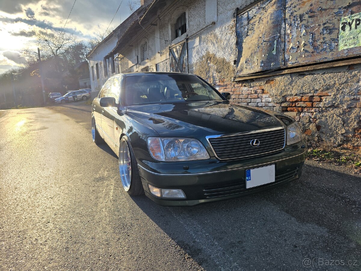 Lexus LS400