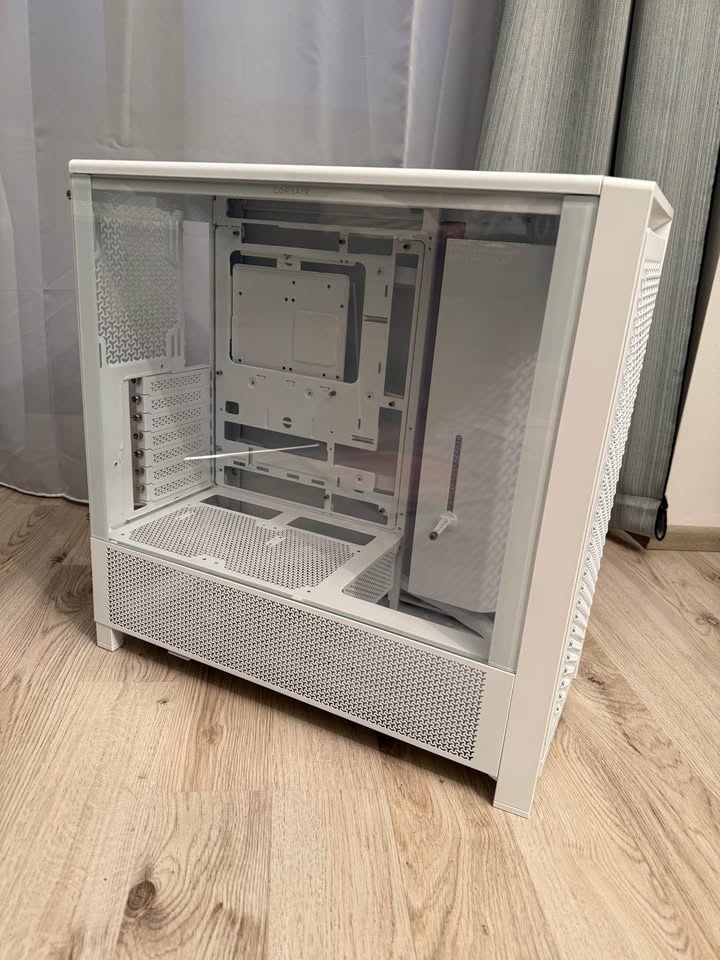 Počítačová skříň Corsair FRAME 4000D