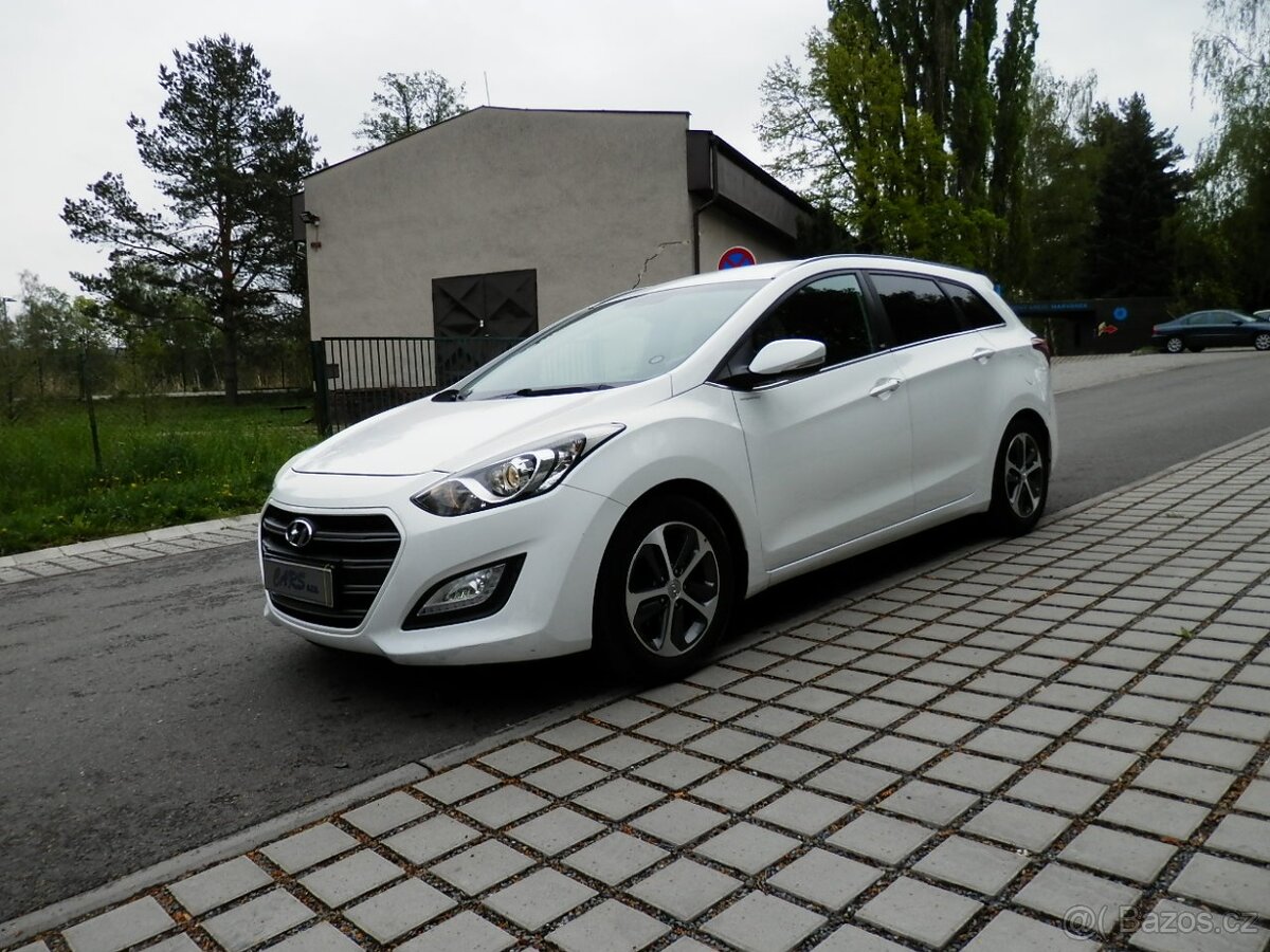 Hyundai i30 1.6CRDi Weekend, Kamera, Nové v ČR, Tažné