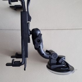 Držák tabletu nebo vetší navigace na přední sklo