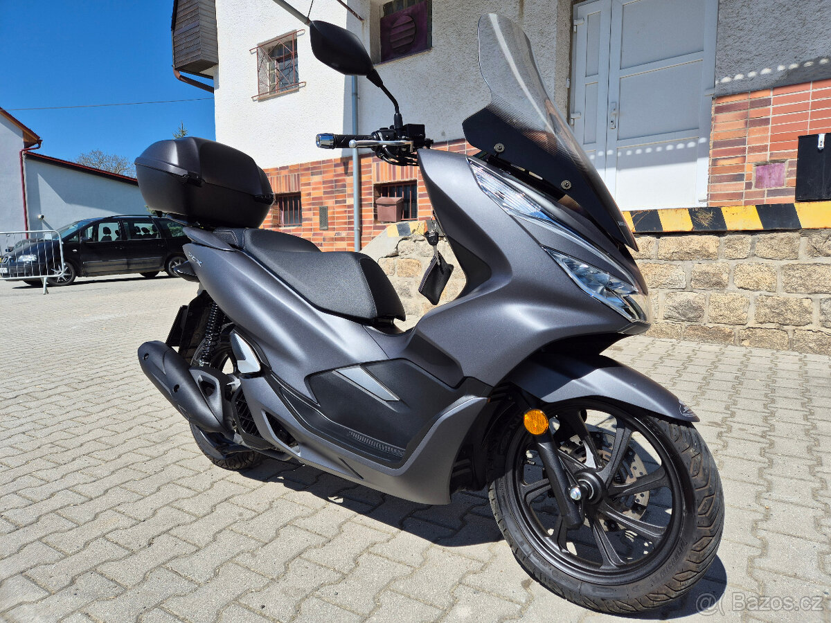 Prodám Honda PCX 125 , r. v. 2019, verze s ABS, ČR, 9152km