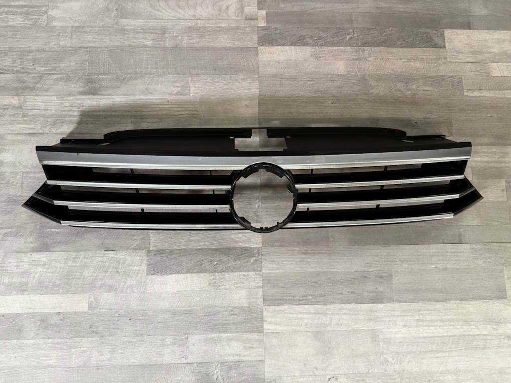 VW PASSAT B8 3G 14-19 - maska bez znaku 3G0853653