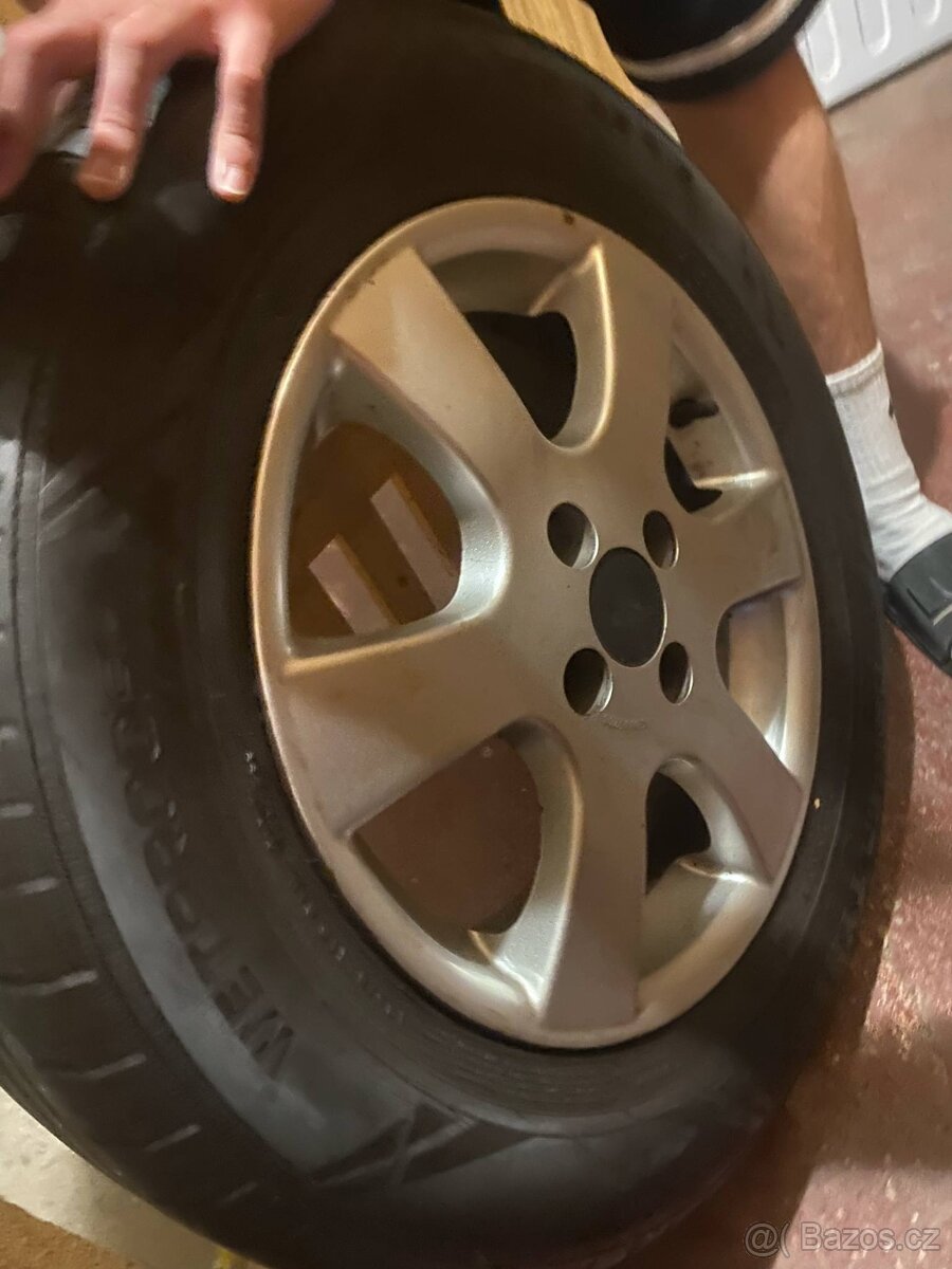 Pneu 4x 195/65R 15