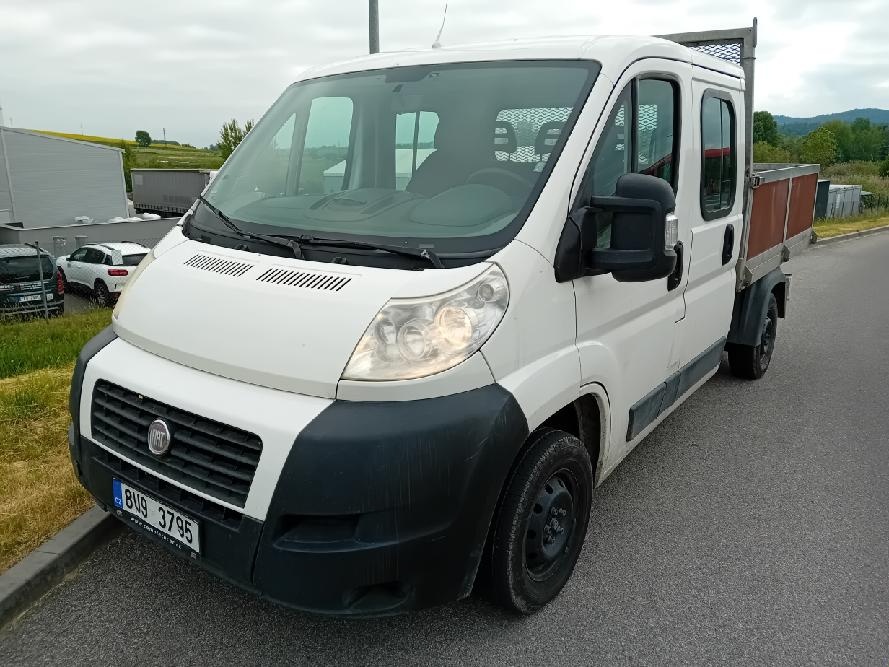 FIAT DUCATO 2,3JTD-88kw-valník,tažné,-7 míst-STK 10/2026