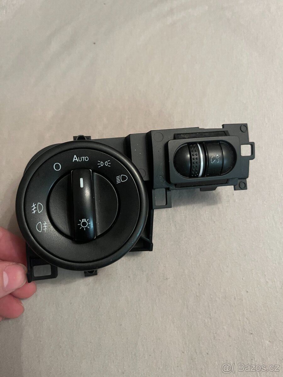 automatický spínač světlometů 7L6 941 431 AJ