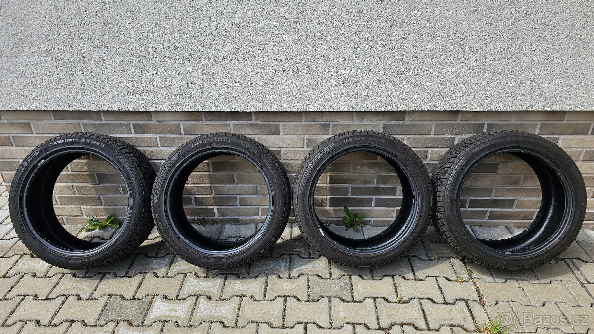 225/45 R18 - NOKIAN TYRES - zimní pneu 8mm, zánovní