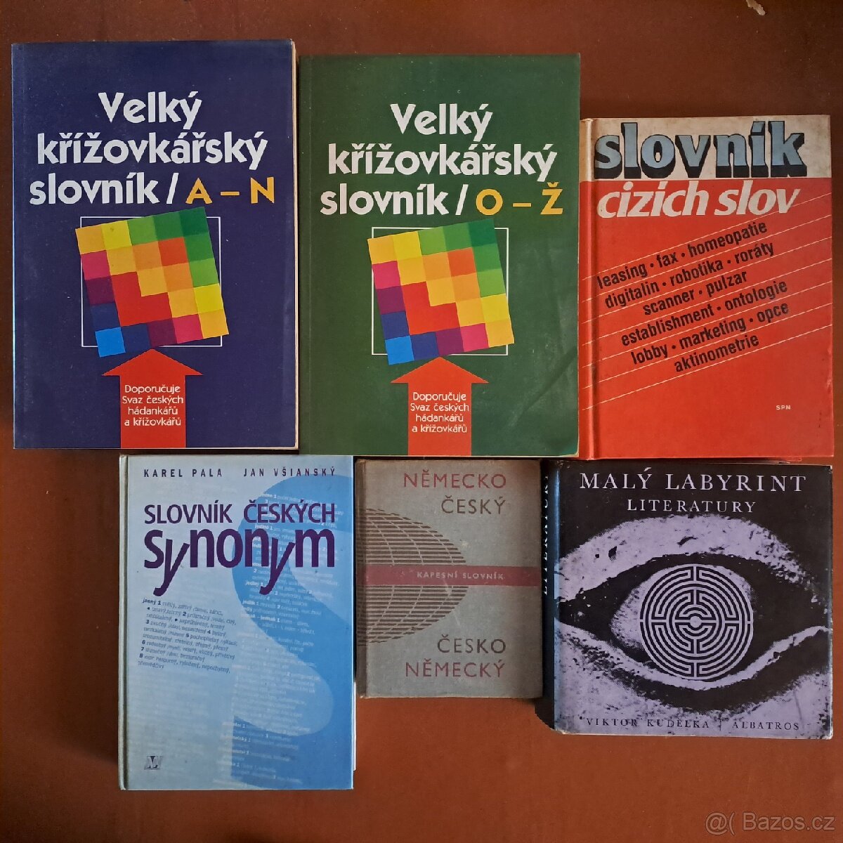 Slovníky pro luštitele křížovek