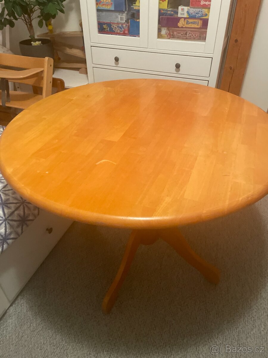 jídelní stůl Ikea