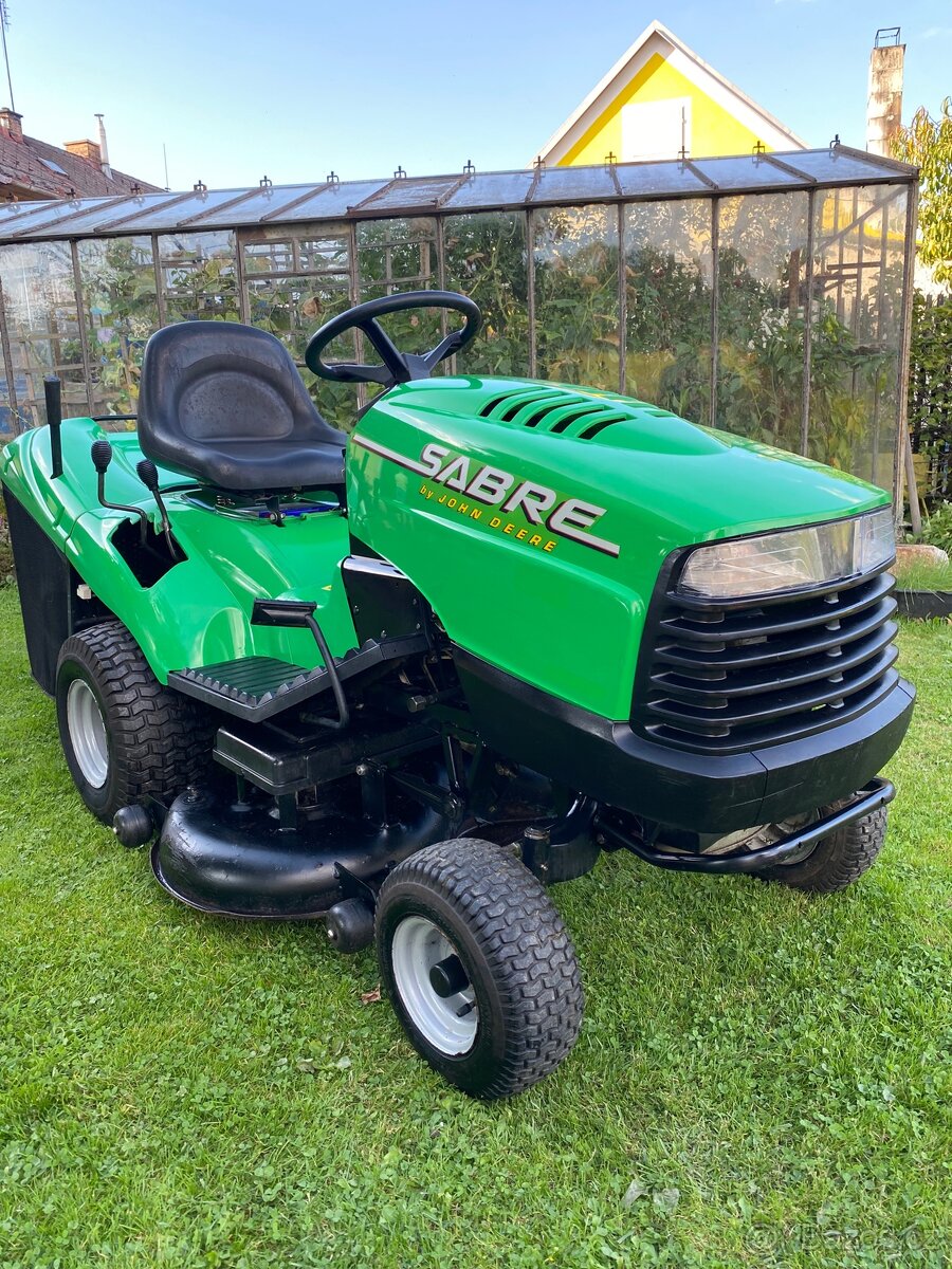 Zahradní traktor Sabre