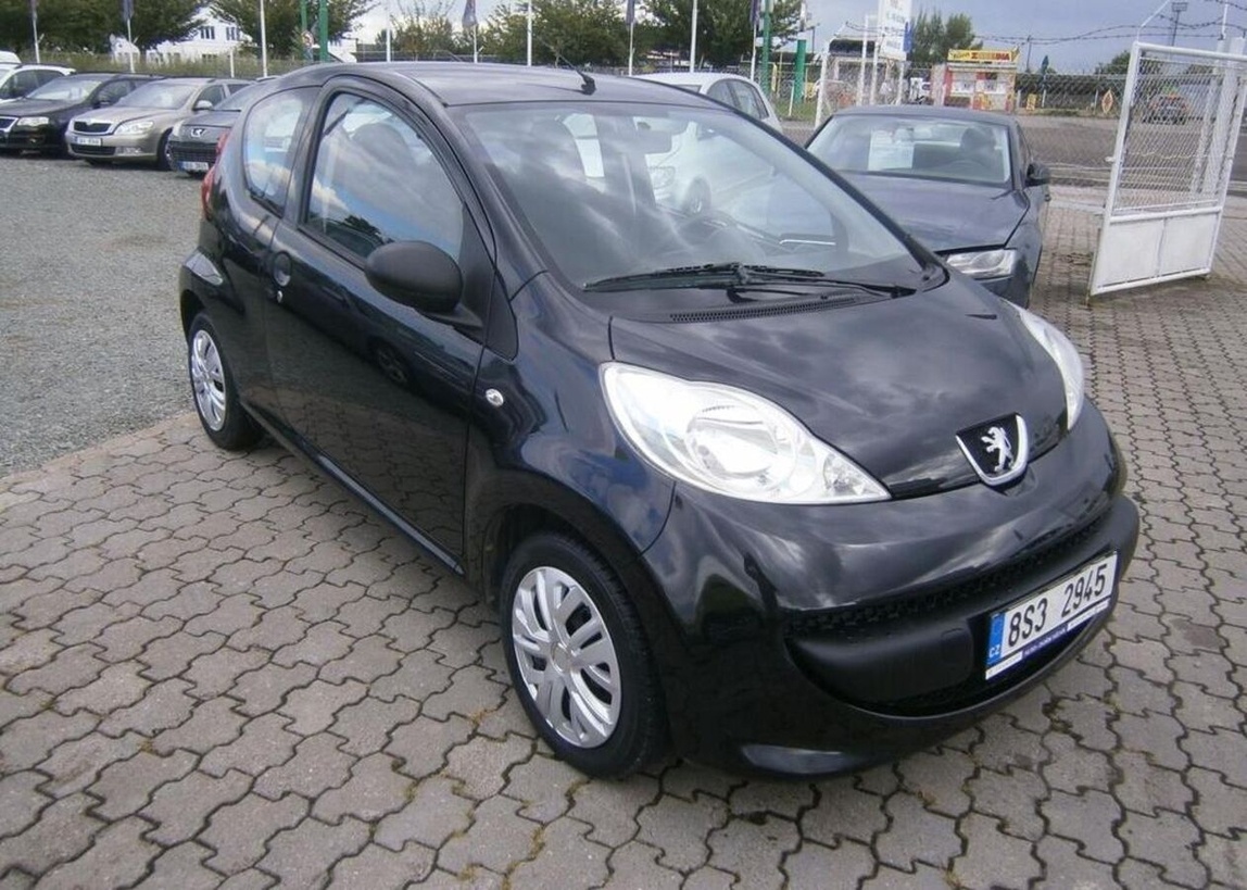 Peugeot 107 1.0i 50kw,CZ,serviska benzín manuál 50 kw