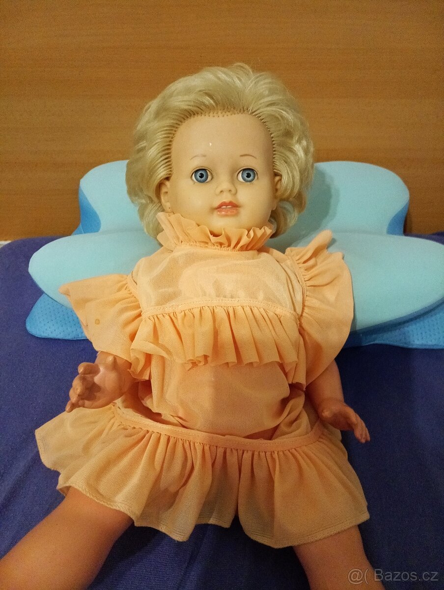 Velká cca 60cm  retro panenka zn:želva
