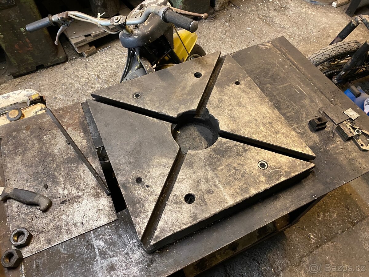 Upínací deska k lisu, vrtačce atd 500x500mm