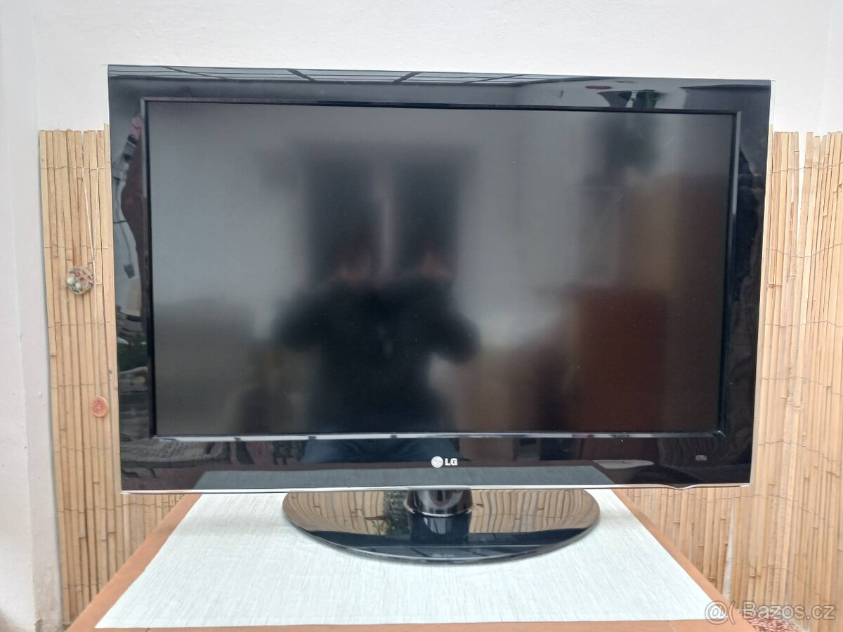 Televize LG 37LH5000 se set-top boxem