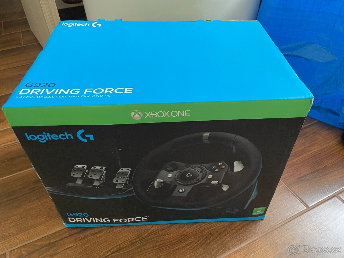 Nepoužitý volant logitech s pedály Xbox One a PC
