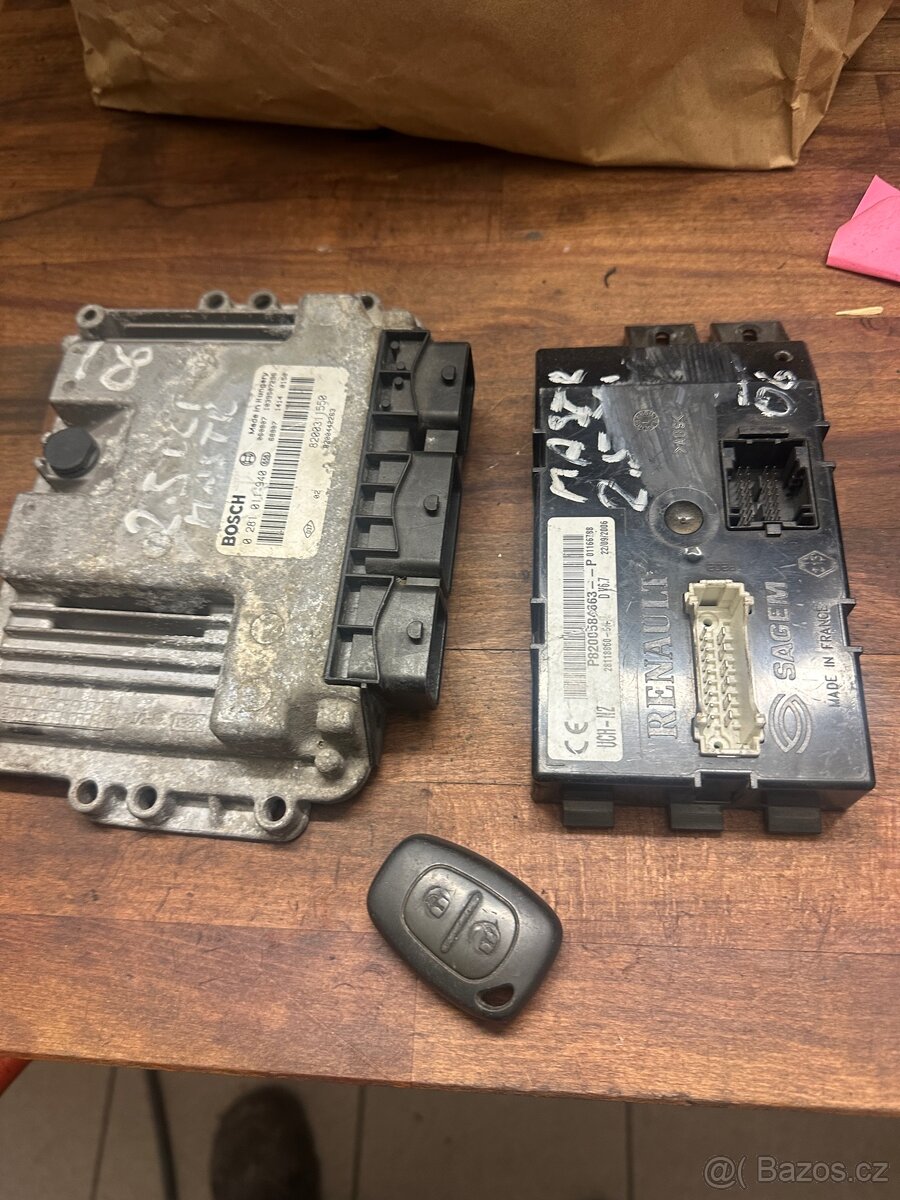 Řídící jednotka + klíček Renault Master 2.5