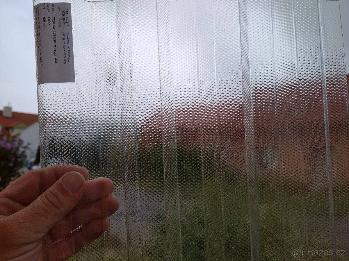 Kvalitní polykarbonátové trapézové desky Topli