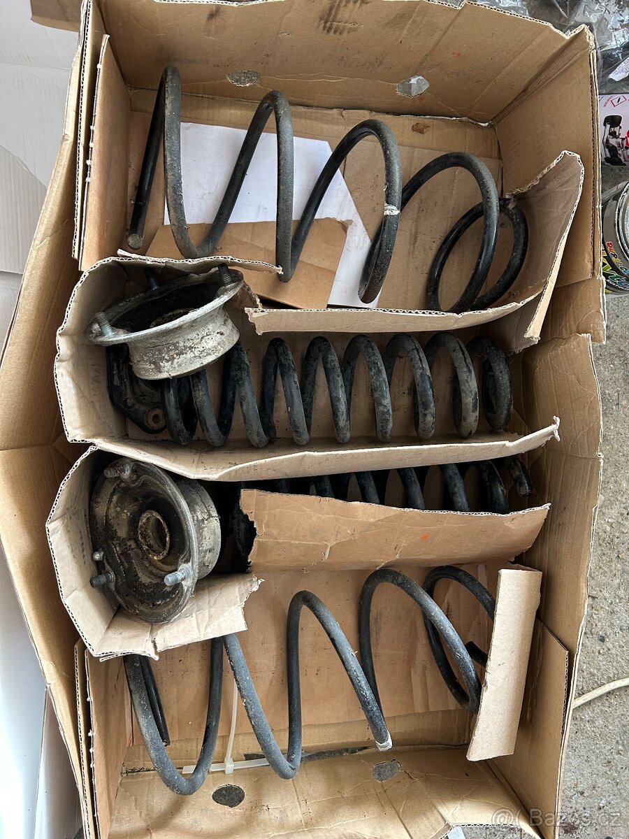 Bmw 130i pružiny e87