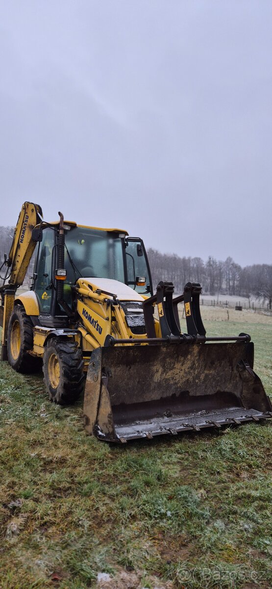 Traktor bagr Komatsu wb 93 r5