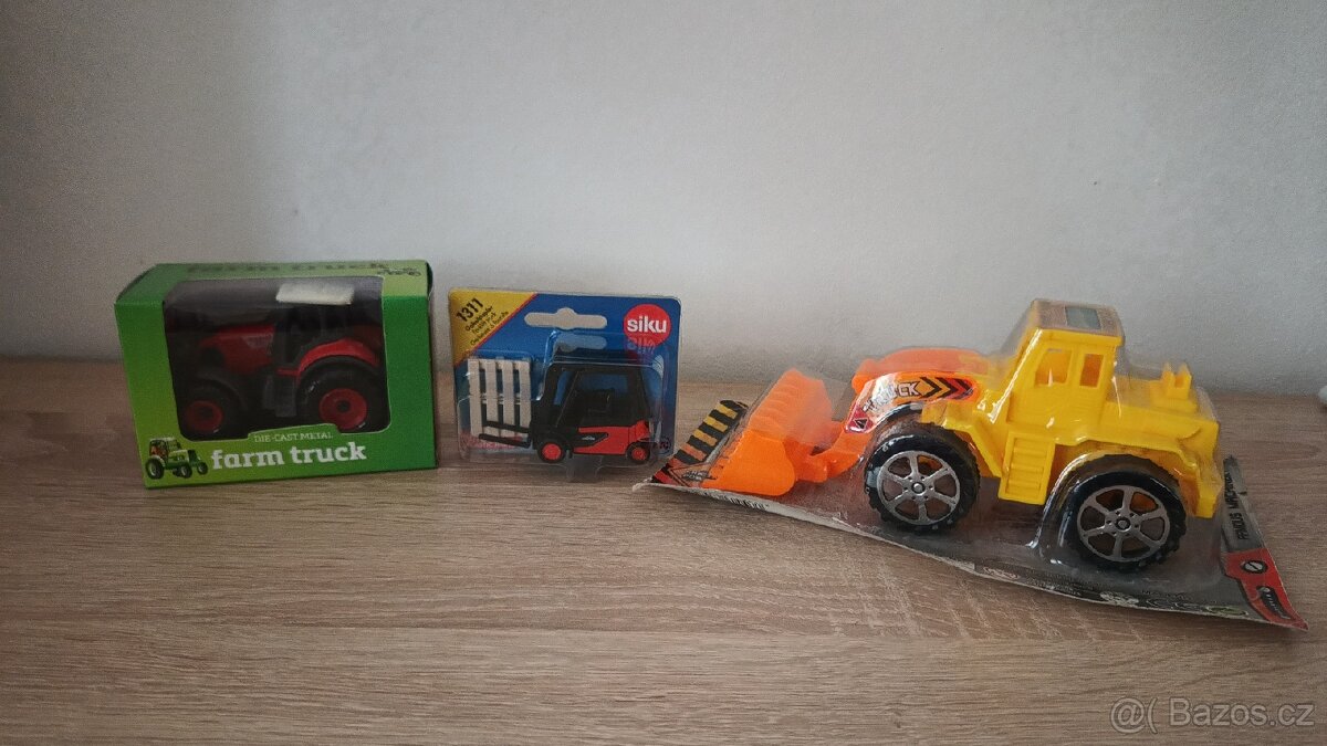 Nová autíčka od 55Kc, vše 250Kc