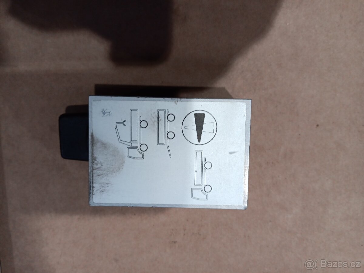 Ovládací pneumatický ventil pro fce hydr. rozvaděčů