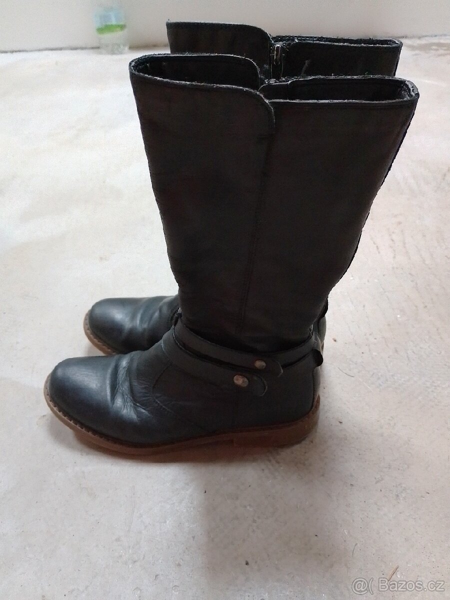 Dívčí kožené kozačky vel. 35