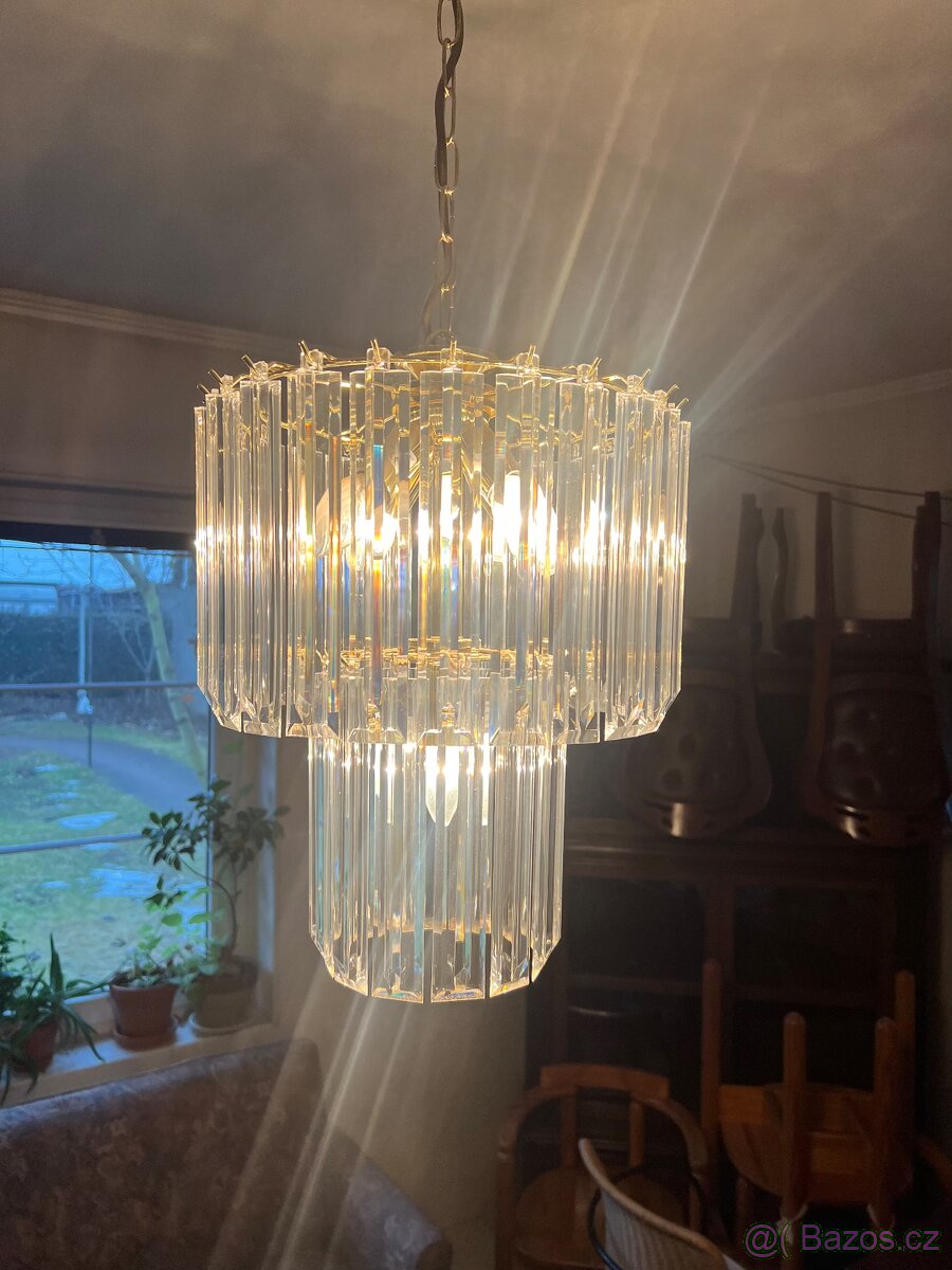 Skleněný lustr