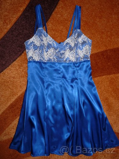 Saténové minišaty