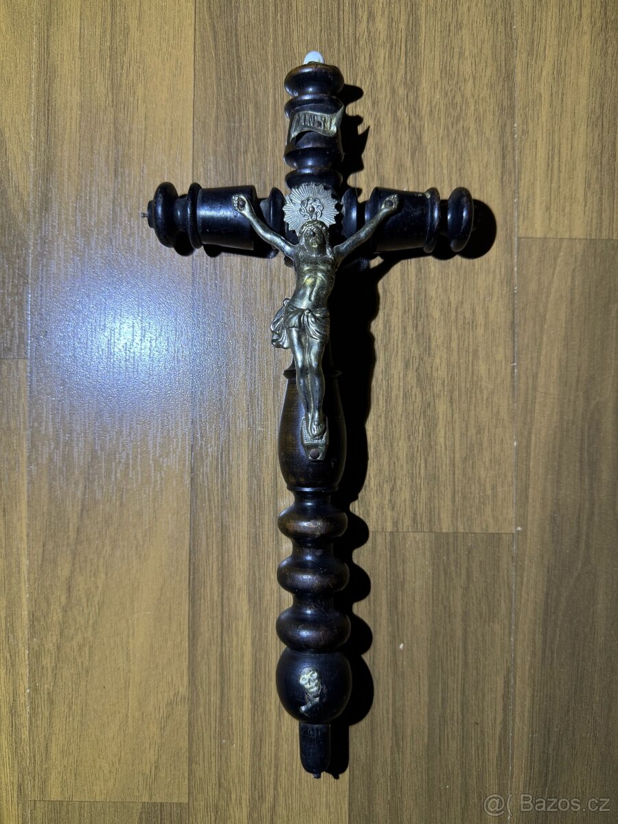 Starý starožitný dřevěný kříž, krucifix 27 cm