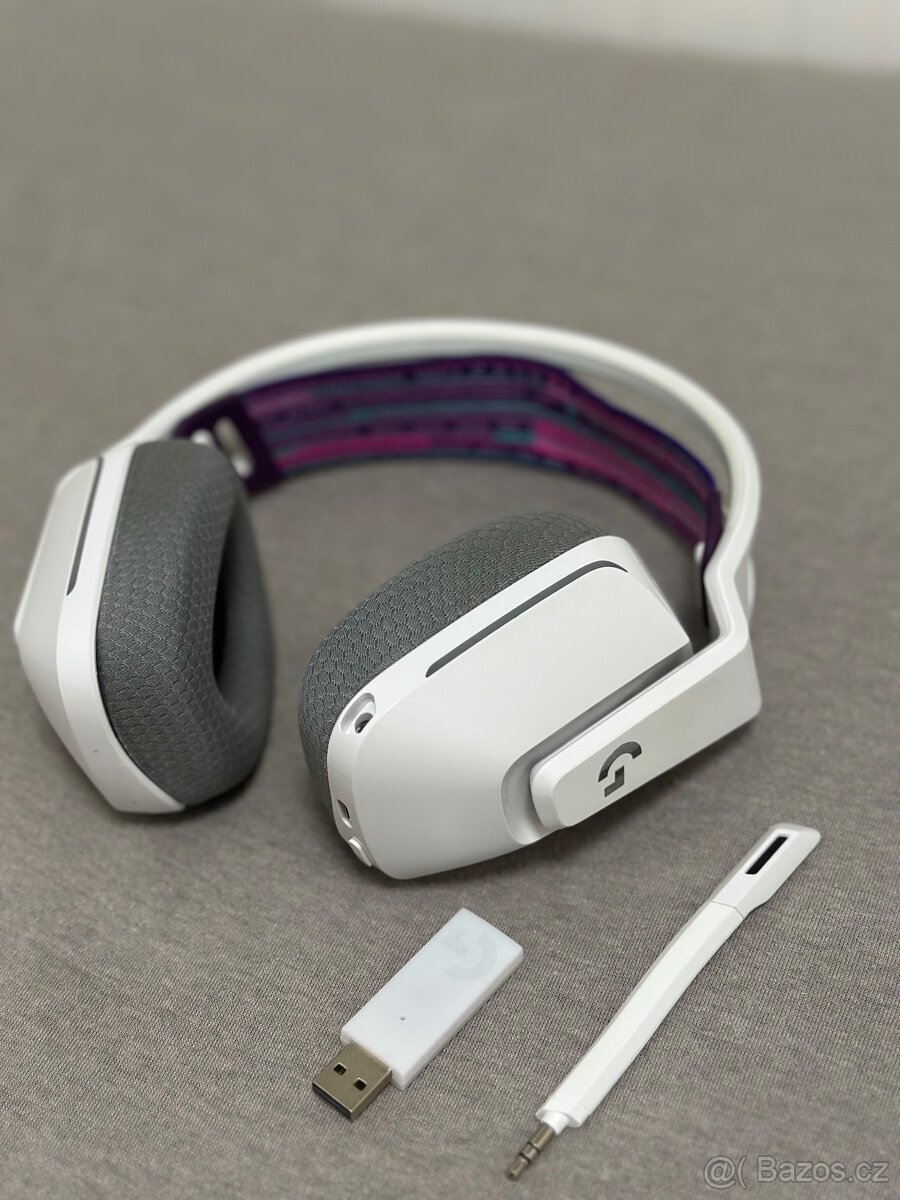 Herní sluchátka Logitech G733