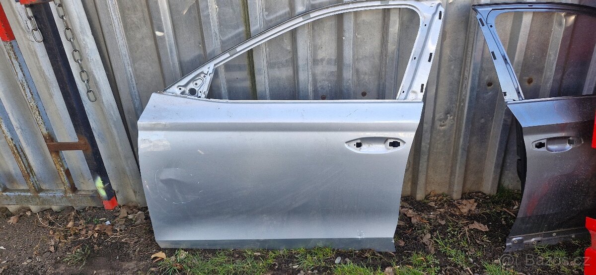 Leve predni dvere skoda octavia IV