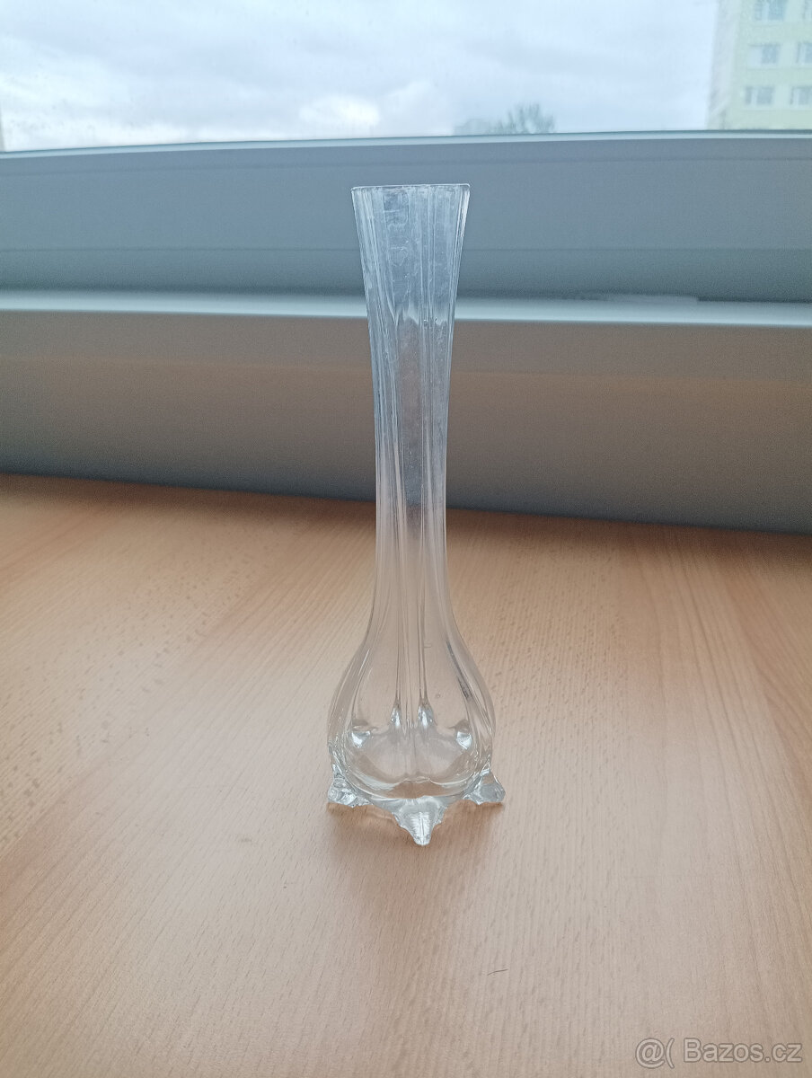 Retro skleněná vázička - velmi zajímavý tvar (vintage)