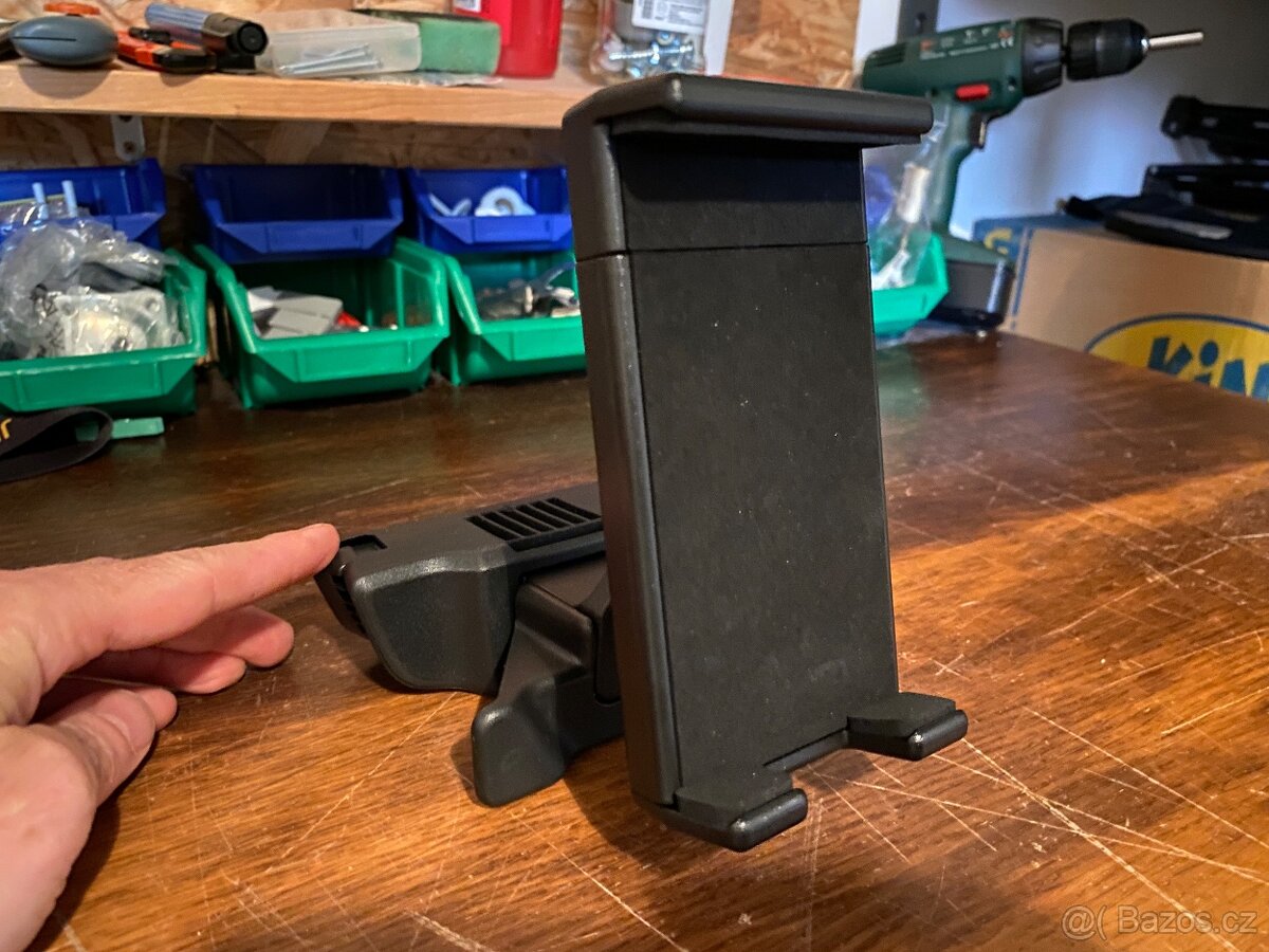 Smart Holder - držák multimédií + adaptér