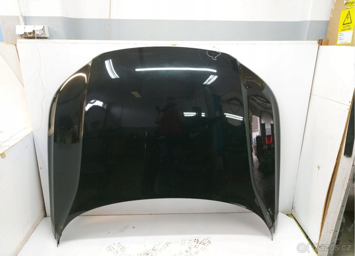 KRYT MOTORU S LIFTINGEM VOLVO XC40 ČERNÝ 019-15