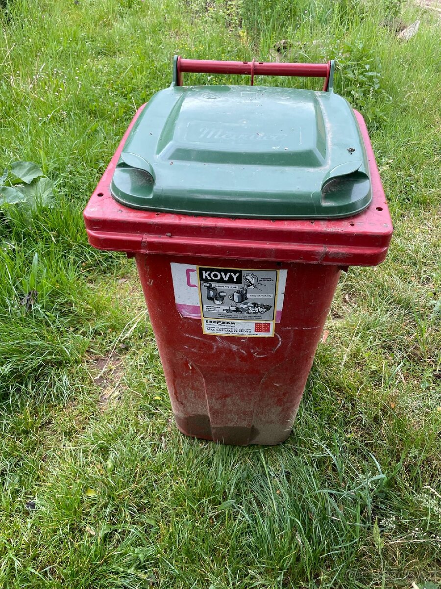 Plastová popelnice 120l