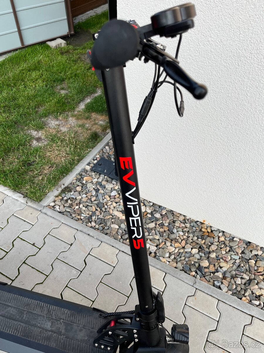 Elektrokoloběžka VIPER 5 najeto 75 km