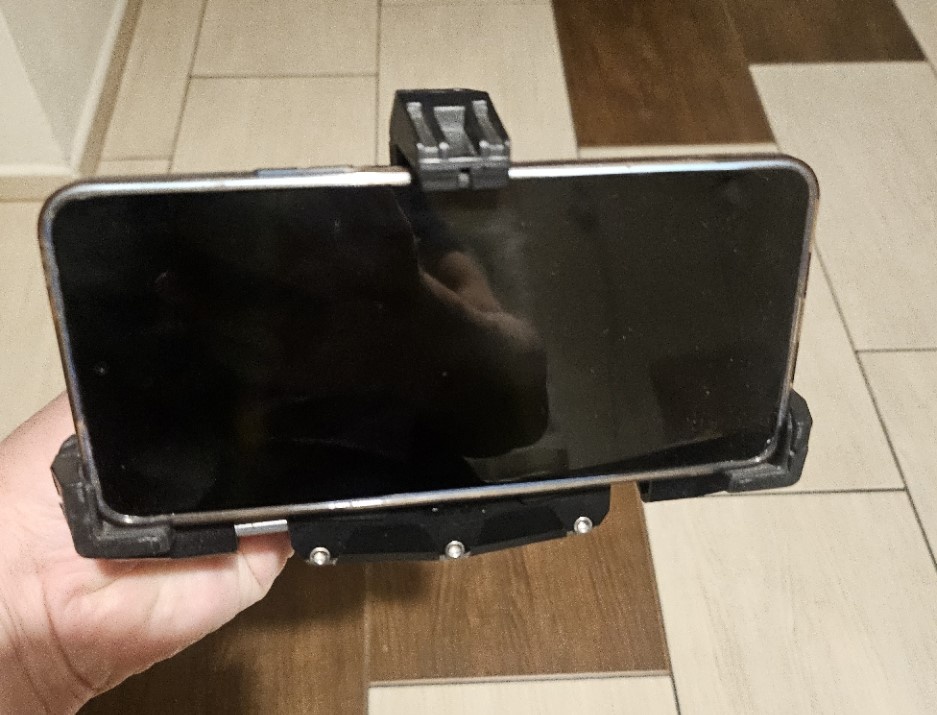 Držák na telefon na motorku