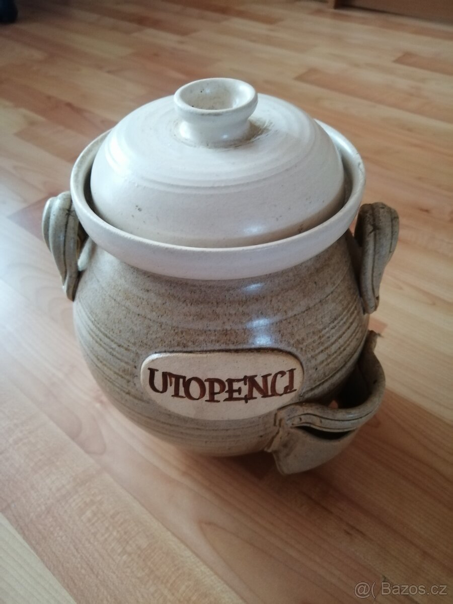 Keramická dóza na utopence.