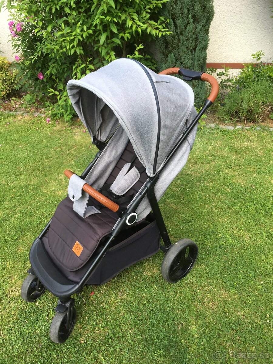 Kočárek Kinderkraft Grande