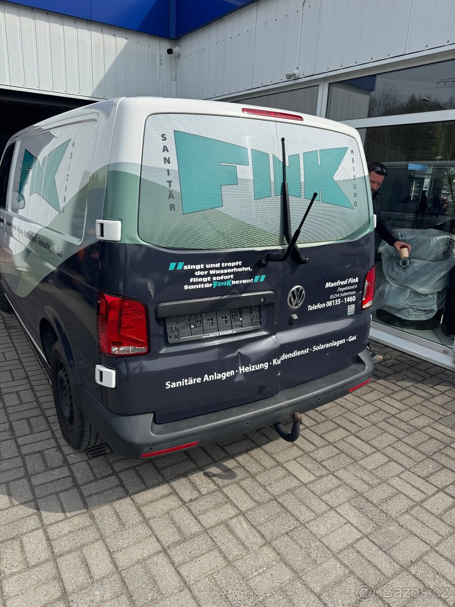 VW transporter T6 - zadni okna a stěrače