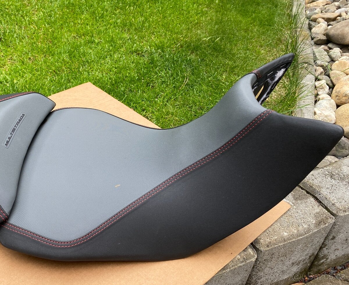 Ducati Multistrada 1260, 1200 - sedlo řidiče