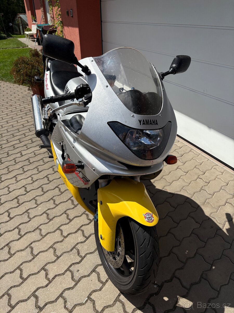 Yamaha yzf600
