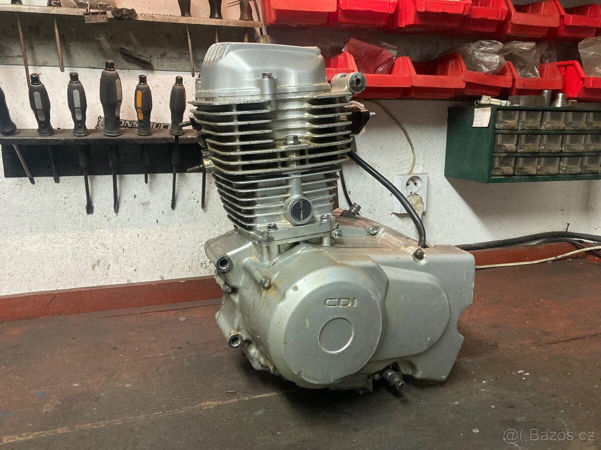 Motor Pitbike 150ccm