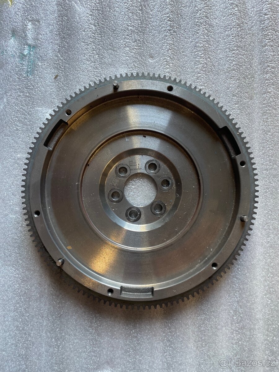 03C105269K Setrvačník