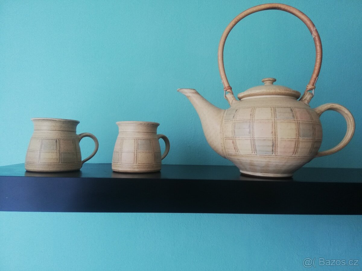 Konvice na čaj se 2 hrnky