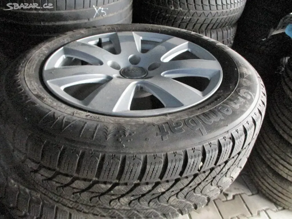 AUDI ALU kola 7,5X16 ET45 + zimním pneu 215/60/16