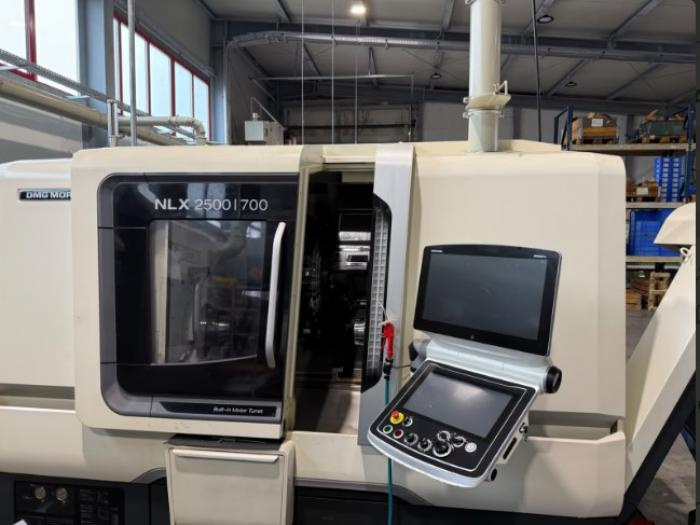 Soustruhy - CNC NLX 2500 / 700; CNC