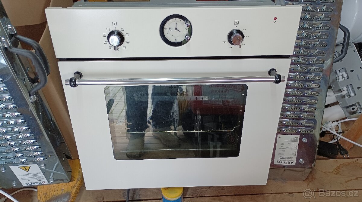 Vestavná trouba WHIRPOOL IKEA FXVM6.