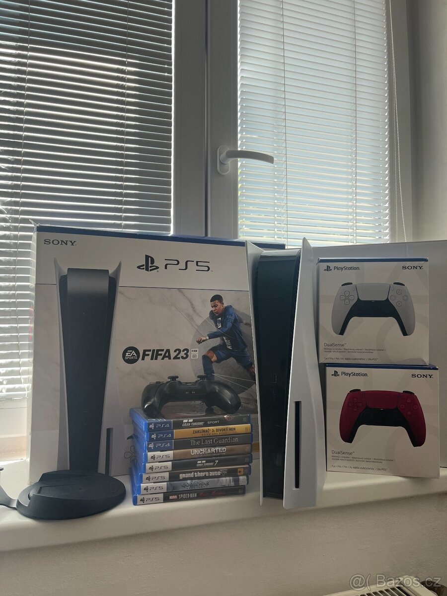 PS5 S MECHANIKOU + DVA OVLADAČE
