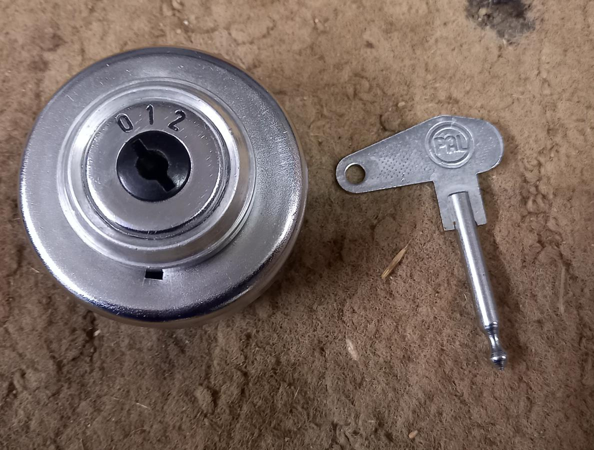 spínací skříňka pro dynamostartér - uloženka - ČZ 502,TATRAN